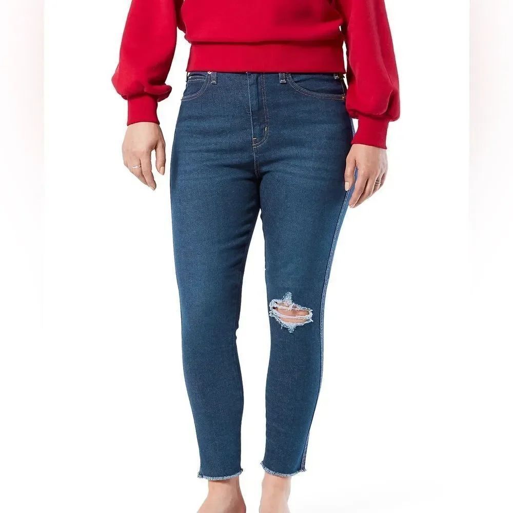 Brand New Signature Levi Strauss Heritage High Rise Skinny Distressed Jeans